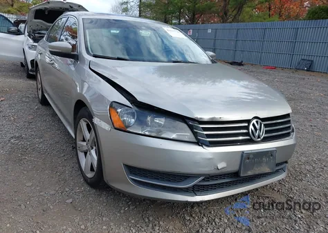 2013 Volkswagen Passat 2.5L Se из США, поврежденный, VIN 1VWBP7A37DC122877
